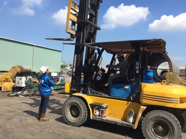 Quy Trình Kiểm Định Xe Nâng Hàng Ra Sao?
