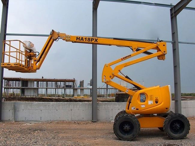 xe nâng người hãng nào tốt