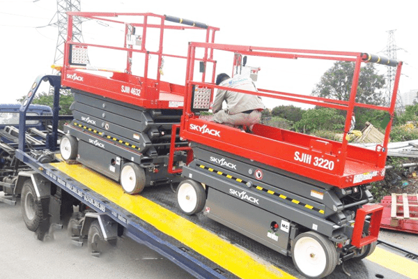 Xe nâng người Skyjack