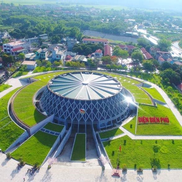 xe nâng hàng tại Điện Biên