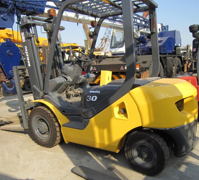 xe-nang-dau-komatsu-tai-hung-yen