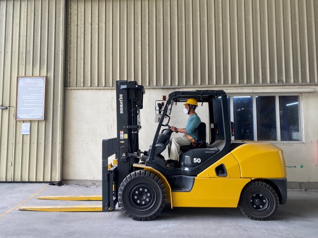 Tại Mê Linh Nên Mua Xe Nâng Dầu Komatsu Ở Đâu?