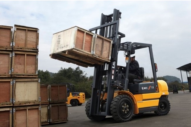 Xếp dỡ thùng hàng hóa dễ dàng Xếp dỡ thùng hàng hóa dễ dàng
