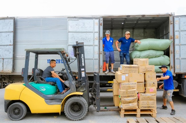 Ứng Dụng Của Xe Nâng Trong Lĩnh Vực Sản Xuất Đồ Uống