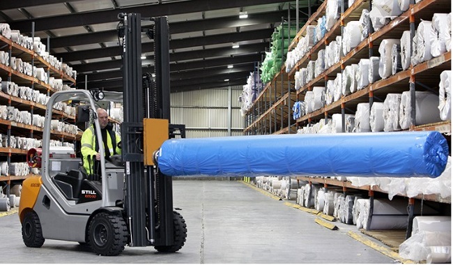  ứng dụng của xe nâng trong ngành may mặc