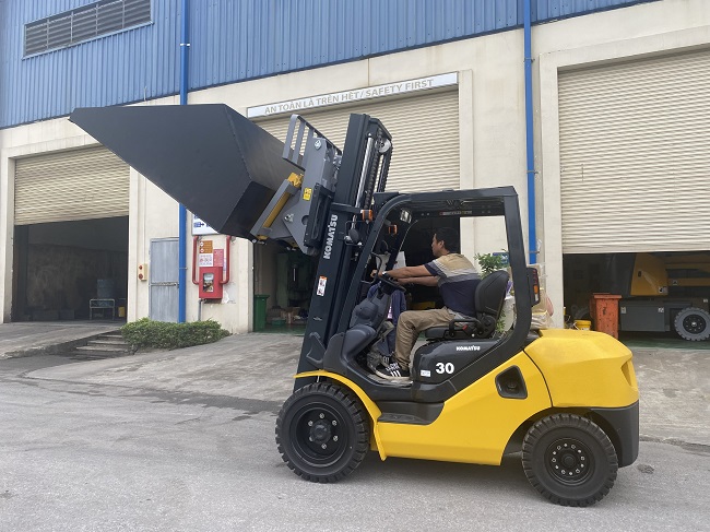 Xe nâng được làm từ chất liệu đặc biệt chống ăn mòn 