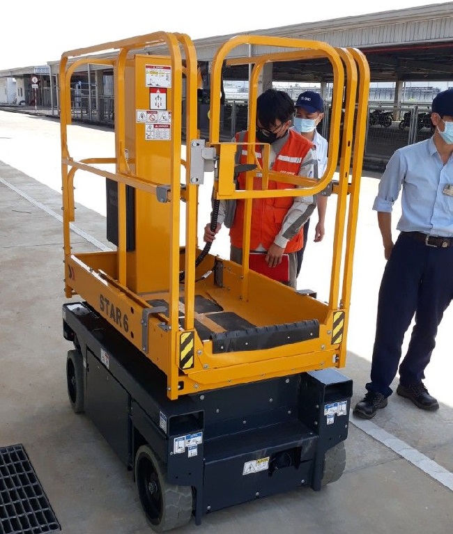 Xe nâng người đẩy tay là gì?