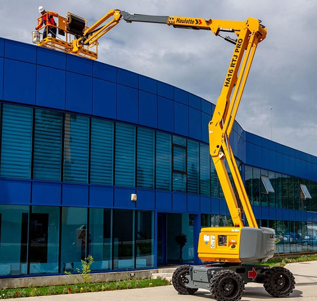Xe Nâng Người Nhập Khẩu - Đối Tác Hoàn Hảo Cho Công Việc Trên Độ Cao