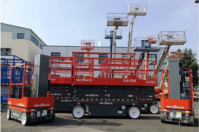 Top 7 nhà sản xuất xe nâng người nổi tiếng trên thị trường thiết bị nặng