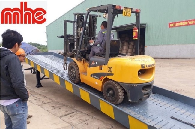 Cầu Xe Nâng Là Gì? Công Dụng & Ứng Dụng Cầu Xe Nâng Di Động