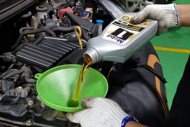 Nhớt Cầu Xe Nâng Là Gì? Hướng Dẫn Thay Nhớt Cầu Xe Nâng Đơn Giản