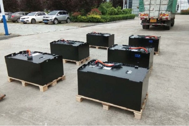 Giải Đáp:Tại Sao Nên Dùng Pin Lithium Cho Xe Nâng Điện?