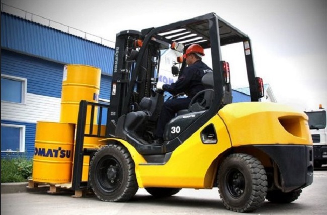 Xe Nâng Có Côn Không? Cấu Tạo Và Vai Trò Của Hộp Số Của Xe Nâng