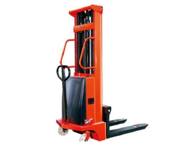 Xe Nâng Điện Bán Tự Động Là Gì? Phân Loại Và Ứng Dụng Của Thiết Bị